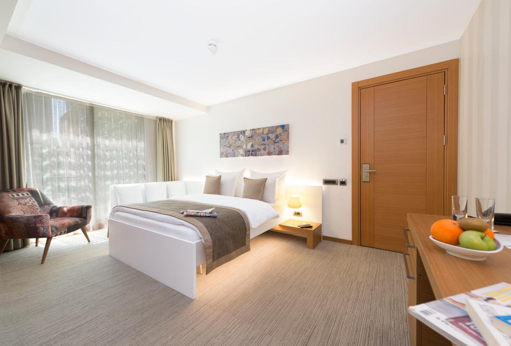 Milport Hotel Levent Estambul Exterior foto